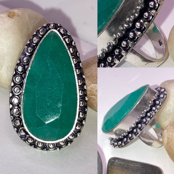 Emerald Gemstone Handmade Vintage Style Halo Ring - Picture 3 of 4